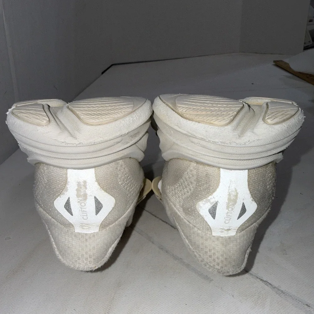 Hoka One Clifton 10 White Running Athletic Play Shoes Little Kids Size 2.5 MD